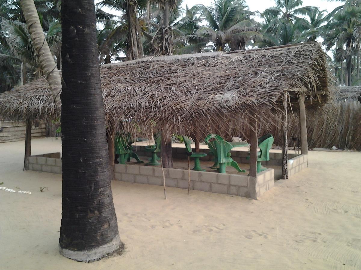 Hotel Dolphinchilling Alankuda Exterior foto